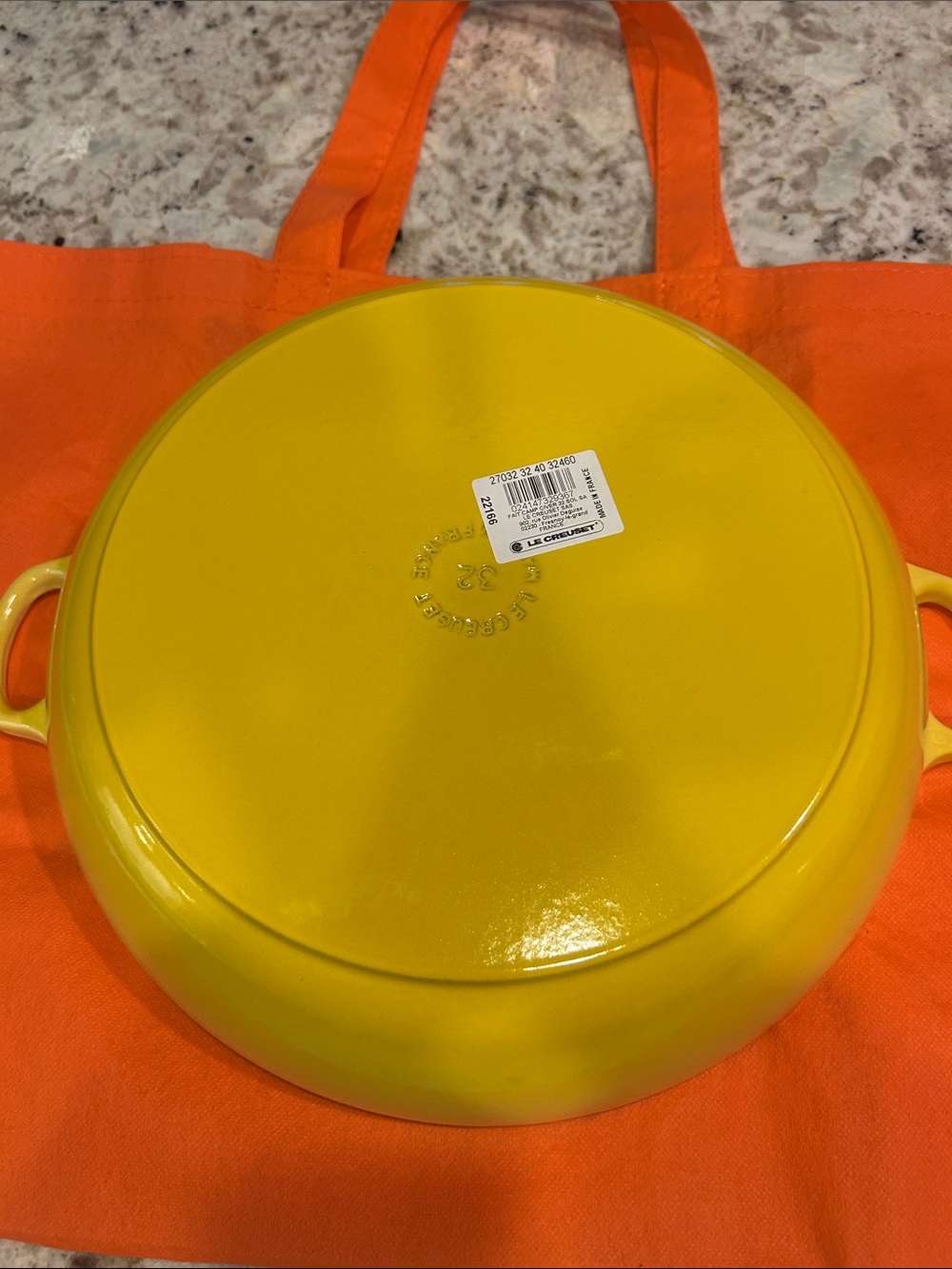 Le Creuset Soleil Cast Iron Skillet With Glass Lid NWT - Picture 6 of 13